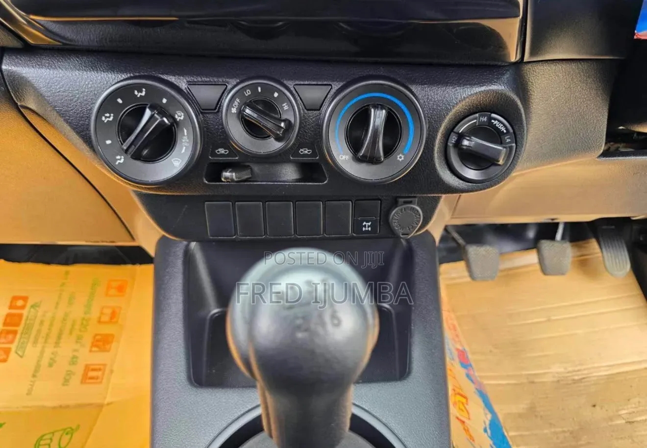 Toyota Hilux 2021 Black
