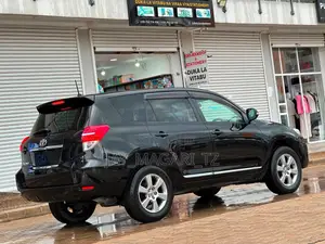 Toyota Vanguard 2010 Black