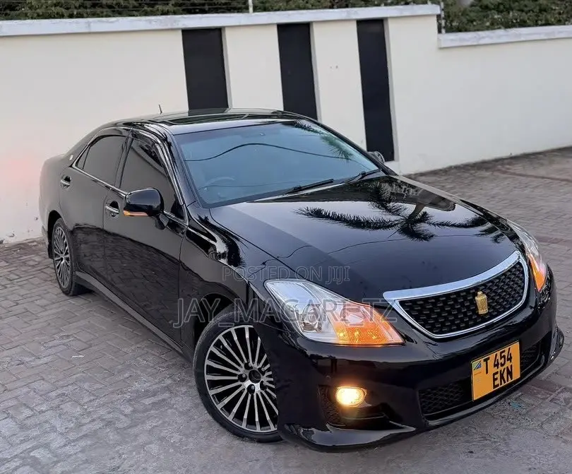 Toyota Crown 2010 Black
