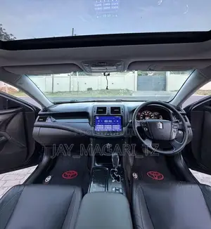 Toyota Crown 2010 Black