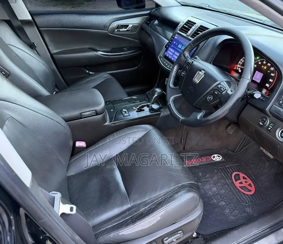 Toyota Crown 2010 Black