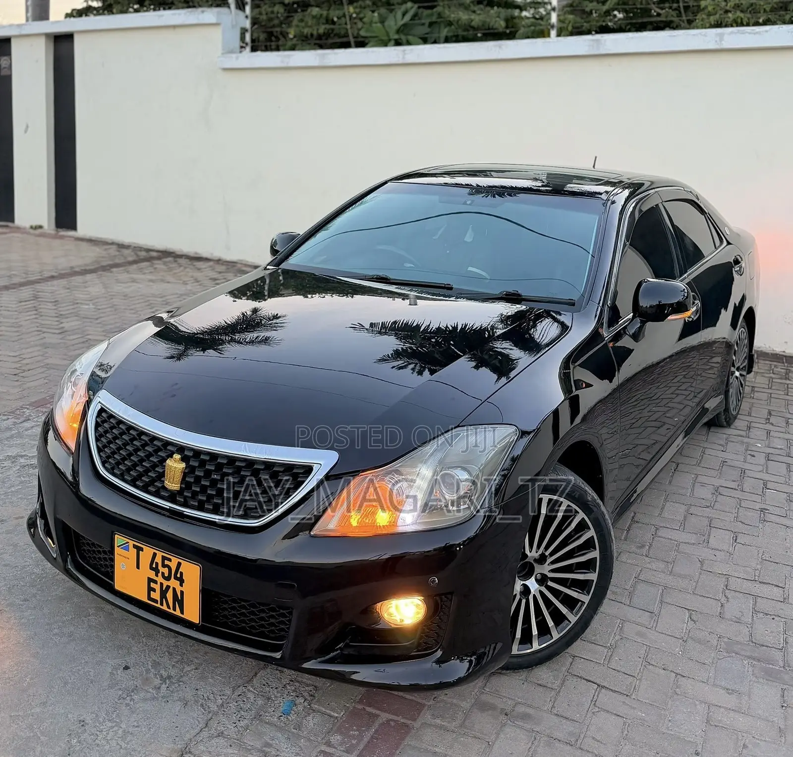 Toyota Crown 2010 Black