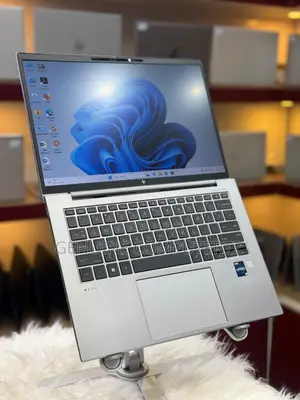 Laptop HP ZBook Firefly G9 16GB Intel Core i7 SSD 512GB