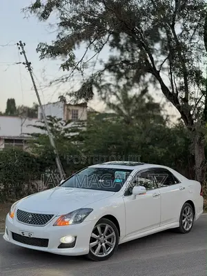 Toyota Crown 2009 White
