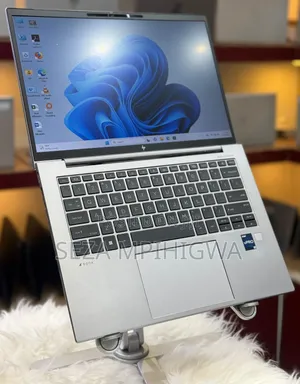 Laptop HP ZBook Firefly G9 16GB Intel Core i7 SSD 512GB