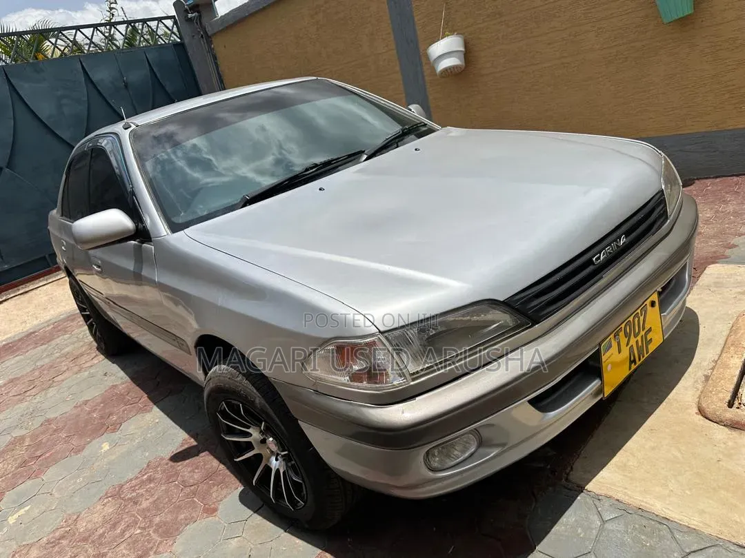 Toyota Carina 2000 Silver