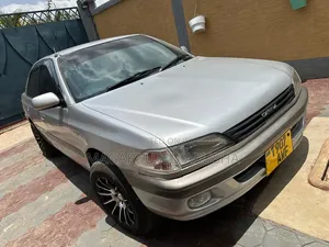 Toyota Carina 2000 Silver