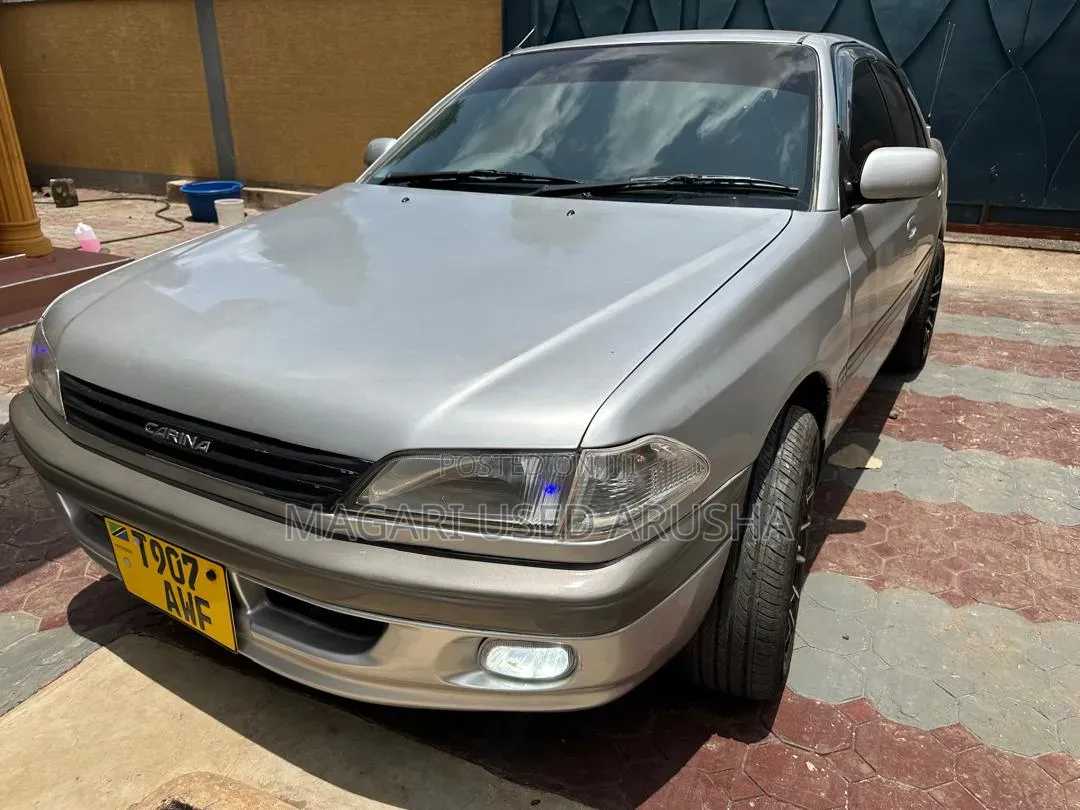 Toyota Carina 2000 Silver