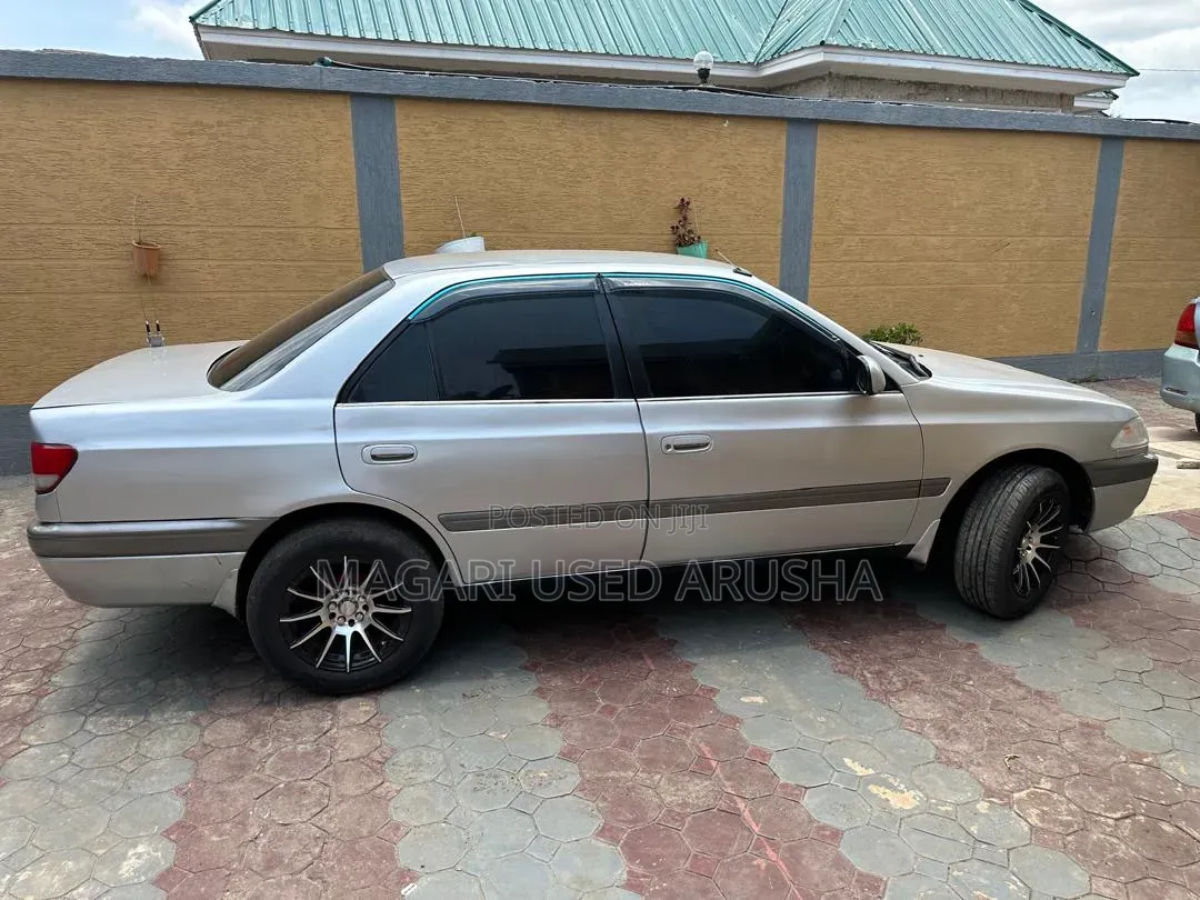 Toyota Carina 2000 Silver