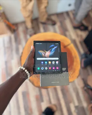 New Samsung Galaxy Z Fold4 256 GB Gray