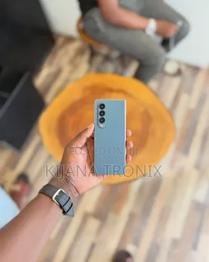 New Samsung Galaxy Z Fold4 256 GB Gray