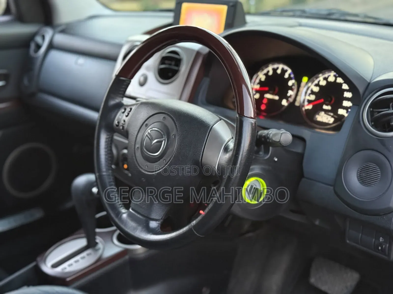 Mazda Verisa 2005