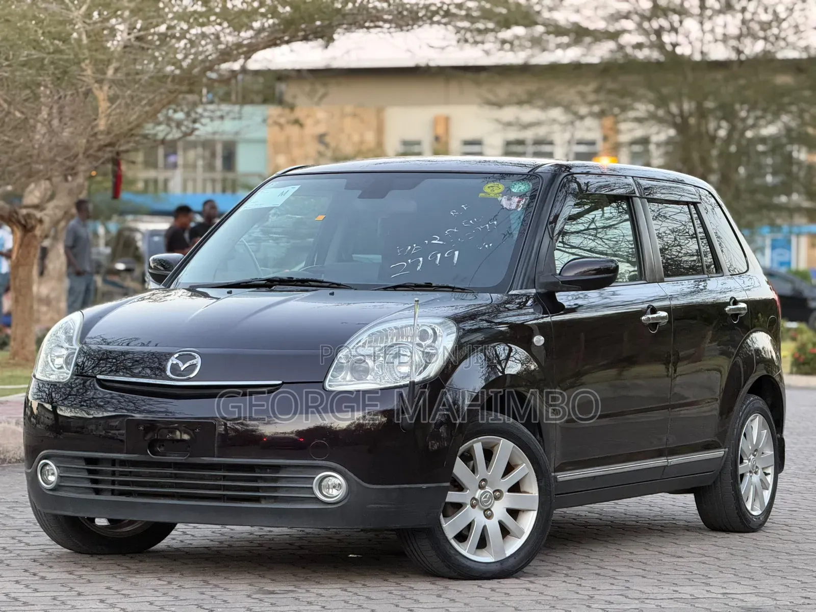 Mazda Verisa 2005