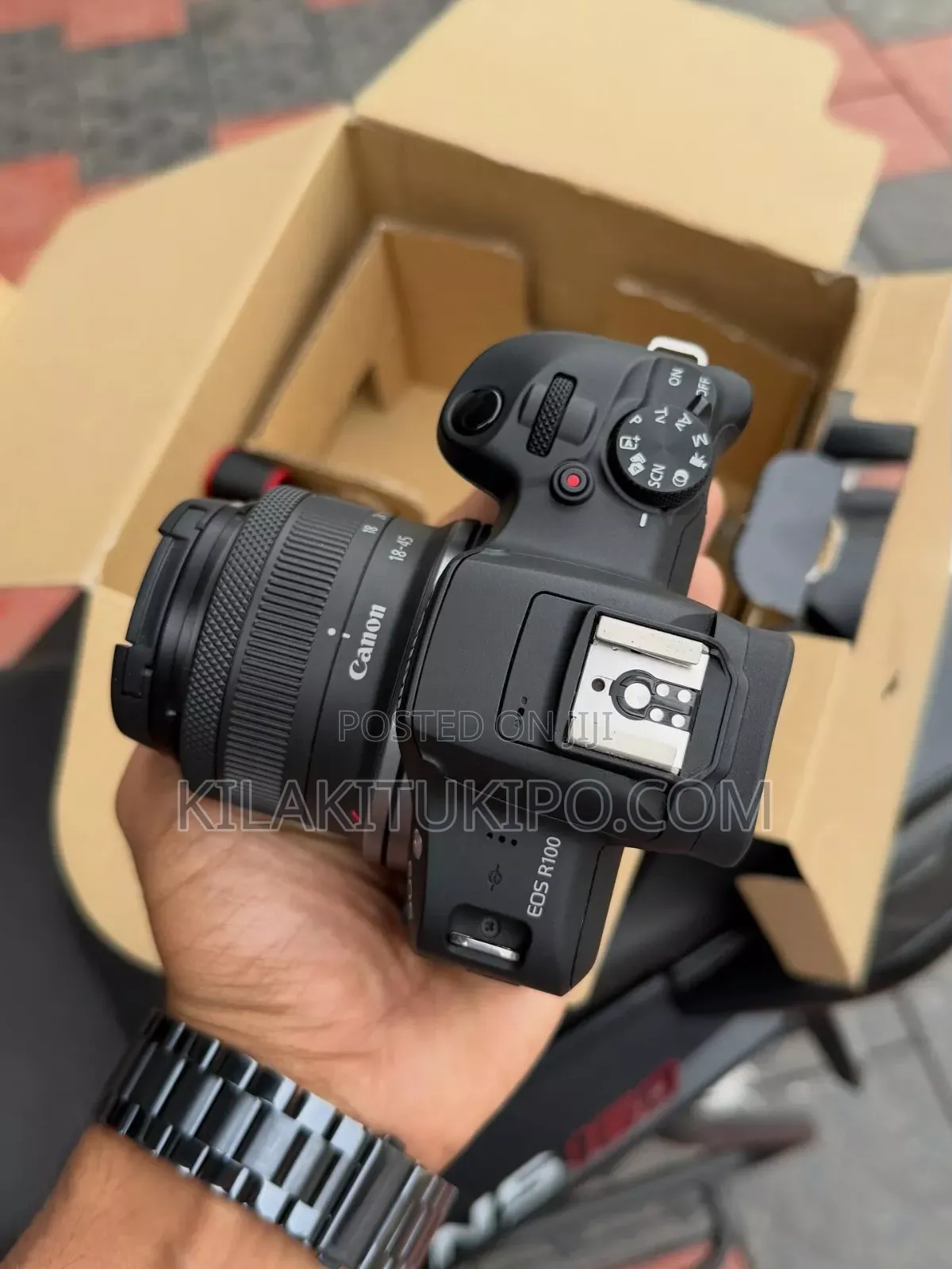 Canon Eos R100 Camera With Lens 18-45mm