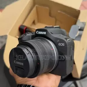 Canon Eos R100 Camera With Lens 18-45mm