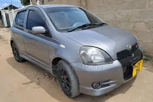 Toyota Vitz 2006 Gray