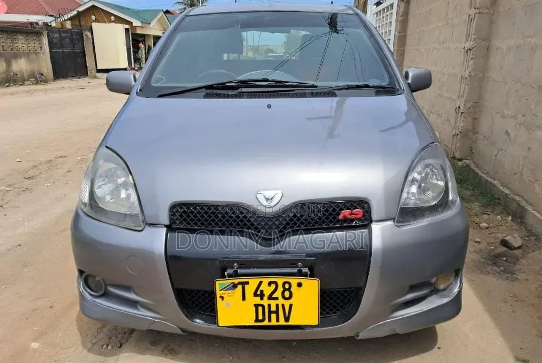 Toyota Vitz 2006 Gray