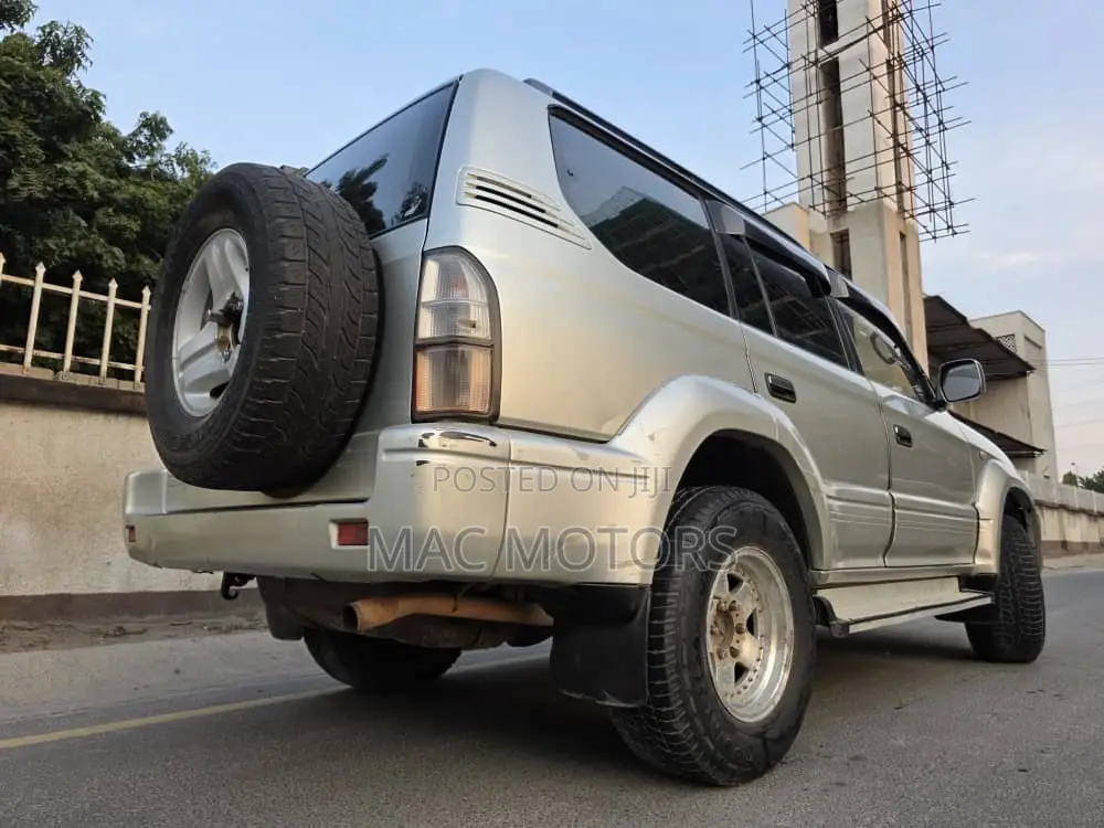 Toyota Land Cruiser Prado 2.7 16V 5dr 2001 Silver