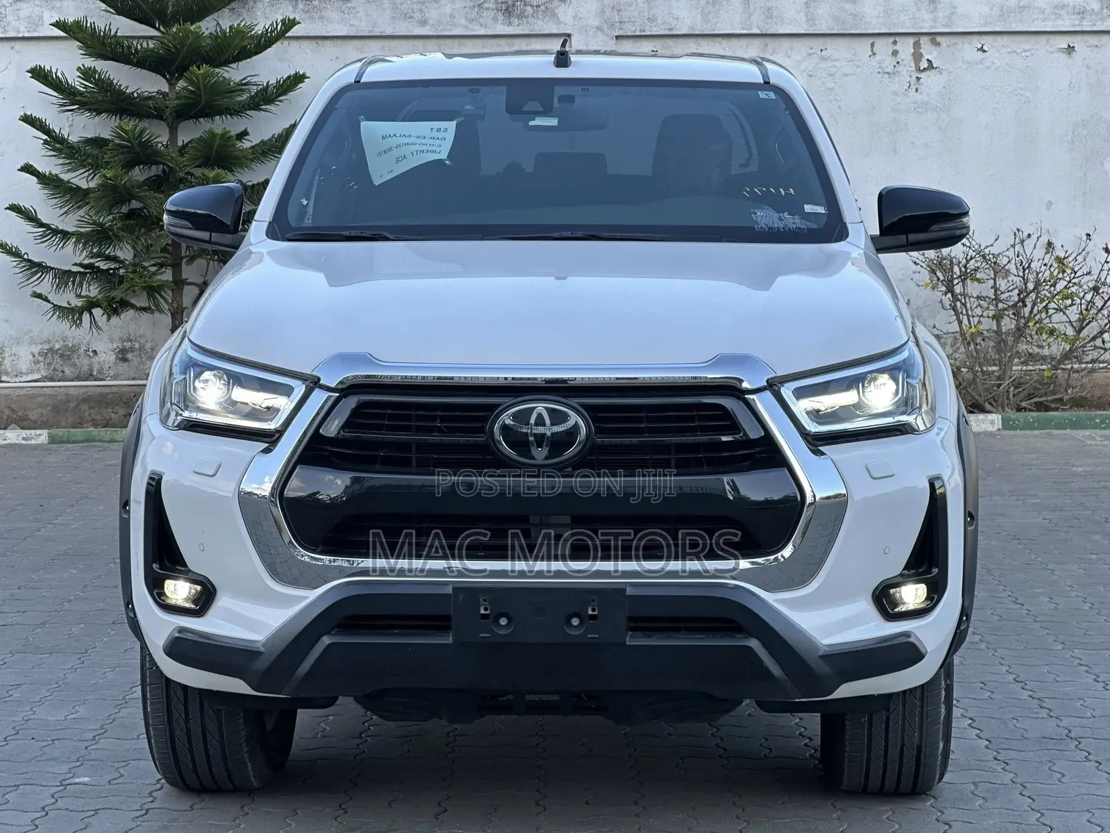 Toyota Hilux 2022 Off white