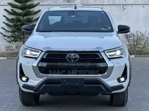 Toyota Hilux 2022 Off white