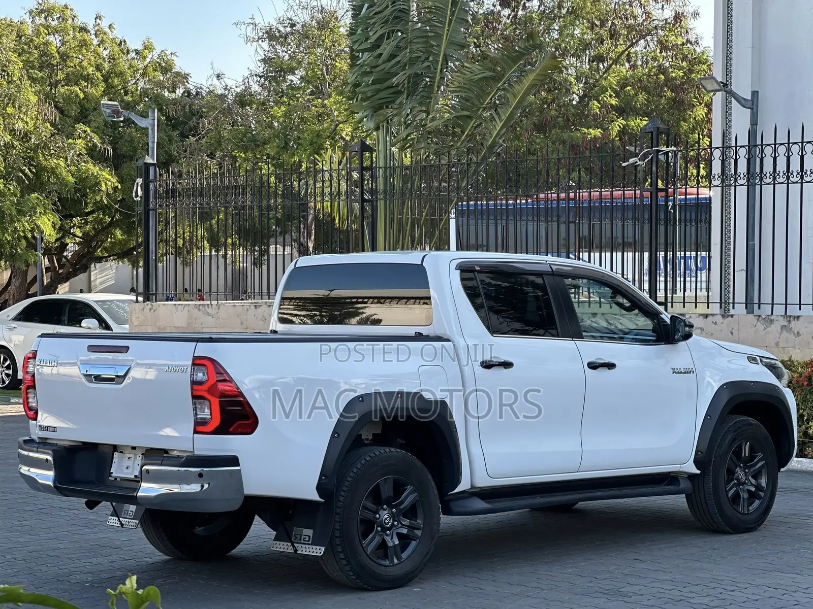 Toyota Hilux 2022 Off white