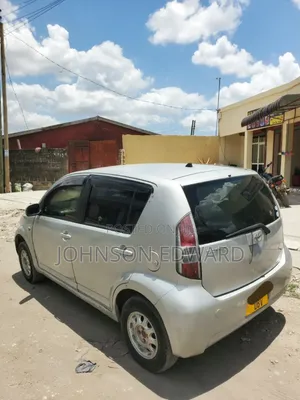 Toyota Passo 2005 Gold