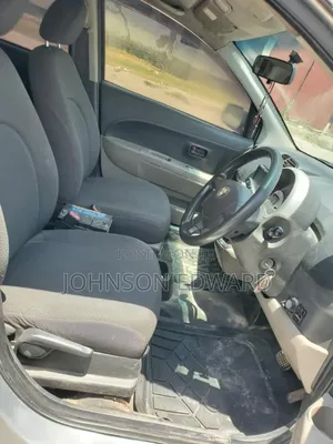 Toyota Passo 2005 Gold