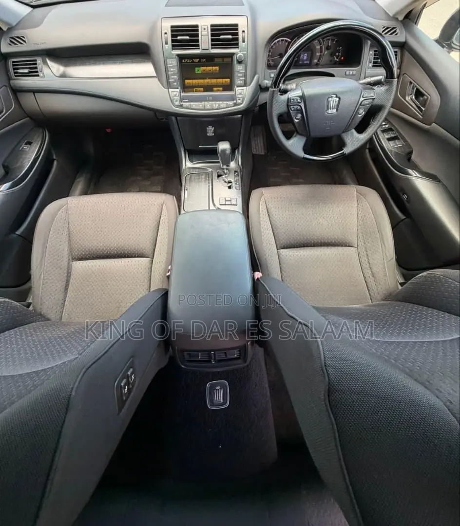 Toyota Crown 2009 Black