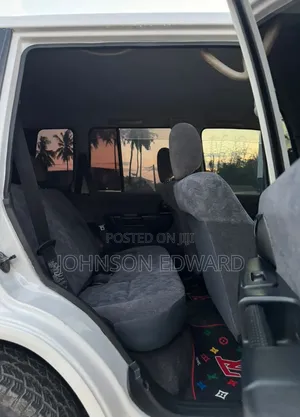 Mitsubishi Pajero 2001 White