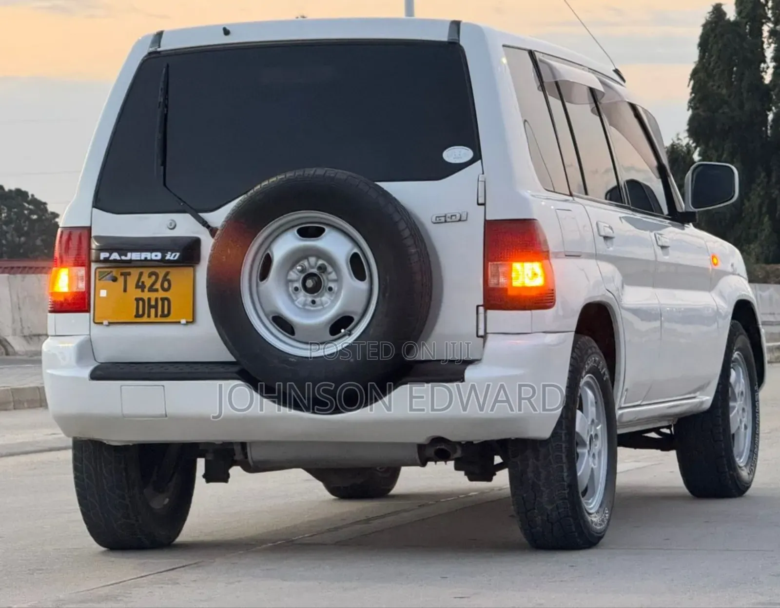Mitsubishi Pajero 2001 White