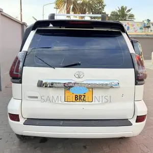 Toyota Land Cruiser 2007 White