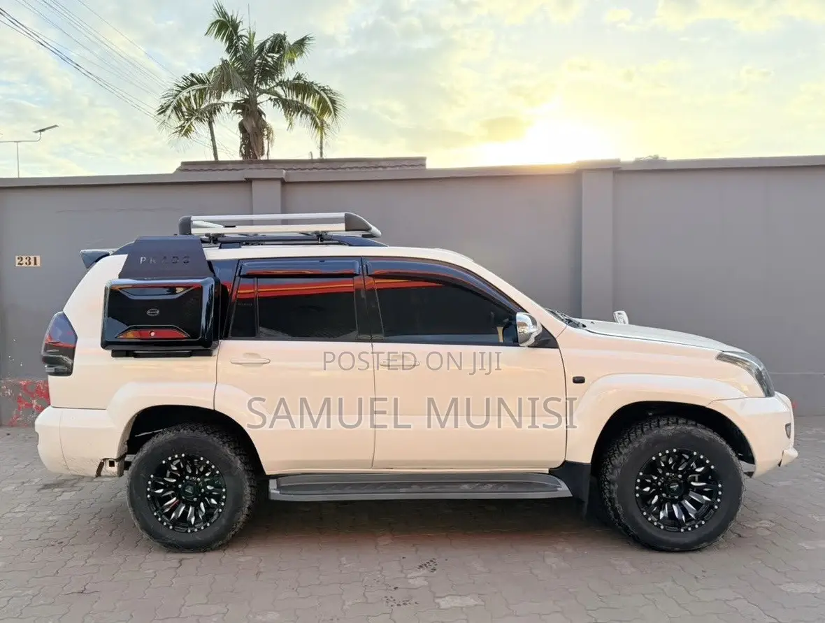 Toyota Land Cruiser 2007 White