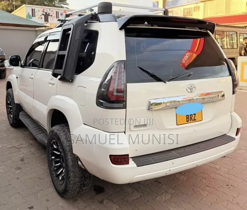 Toyota Land Cruiser 2007 White