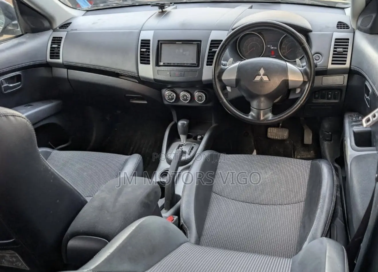 Mitsubishi Outlander 2012 Black
