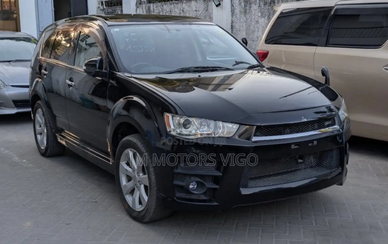 Mitsubishi Outlander 2012 Black