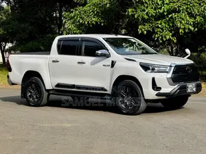 Toyota Hilux 2020 White