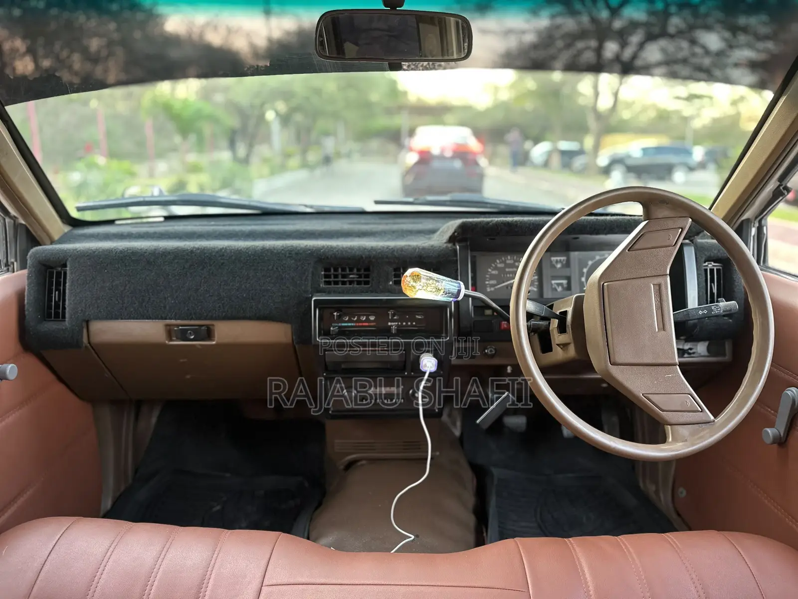 Nissan DoubleCab 2000 White