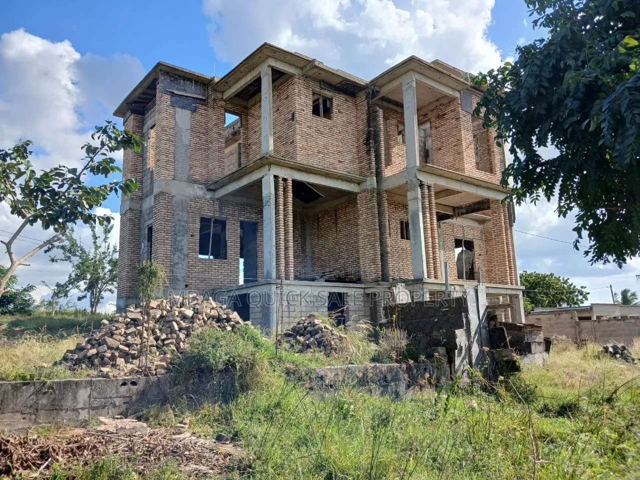 5bdrm House in Kibamba Hospital for sale