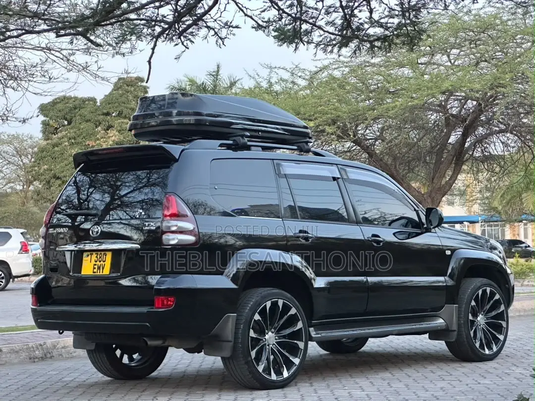 Toyota Land Cruiser Prado 2006 Black