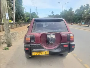 Toyota RAV4 1999 Red