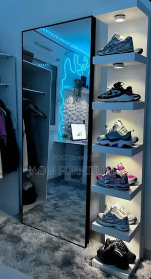 Shoeranks Dressing Mirror. (Don't Hesitate to Contact Us)