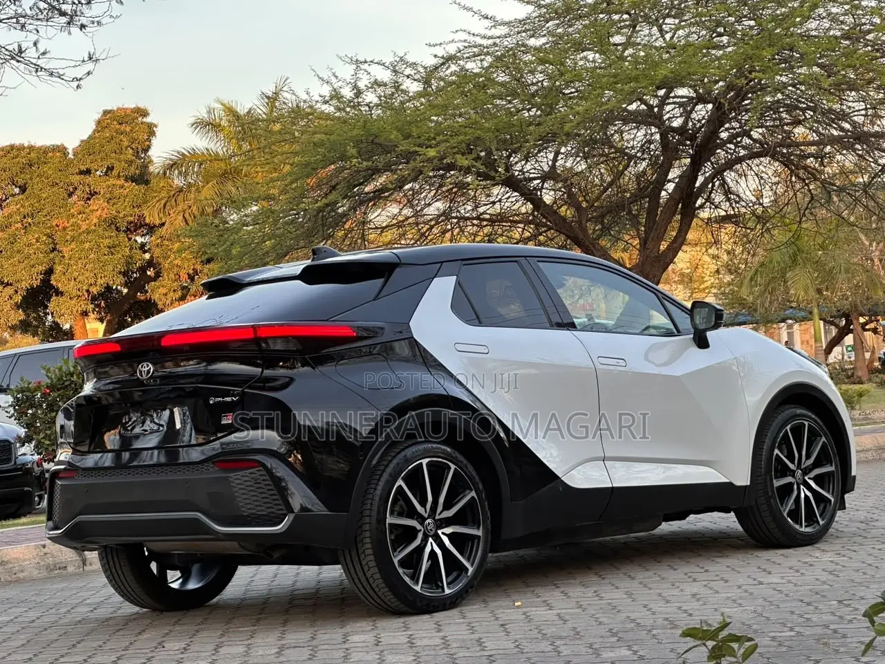 Toyota C-HR 2024 White