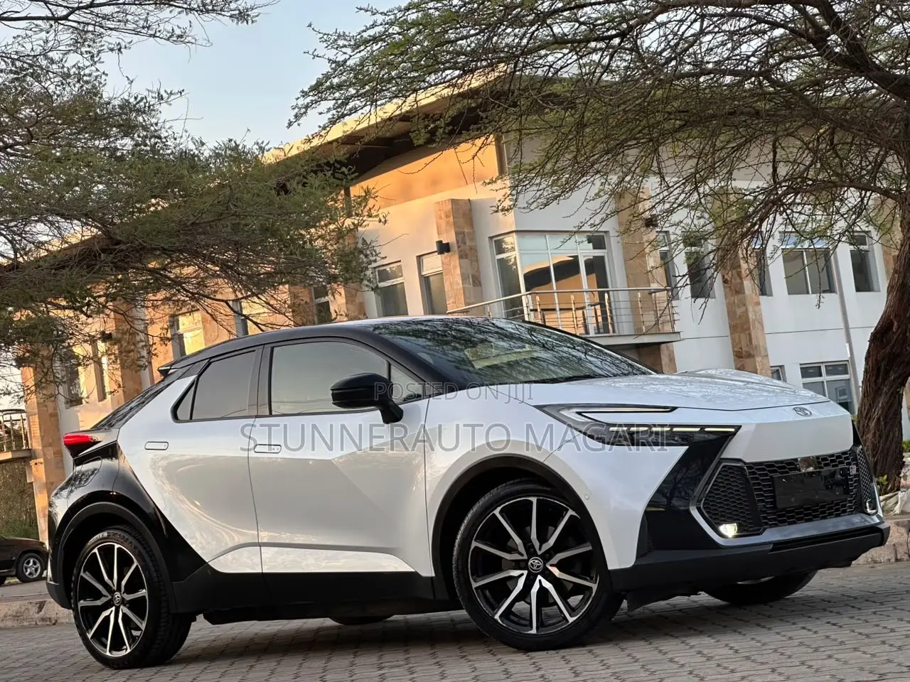 Toyota C-HR 2024 White
