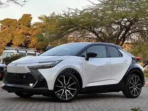 Toyota C-HR 2024 White