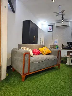Modern Sofa Za Watu Wawili