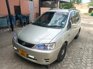 Toyota Corolla Spacio 2000 Silver