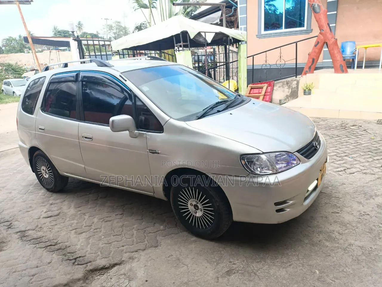 Toyota Corolla Spacio 2000 Silver