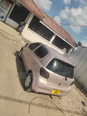 Toyota Vitz 2000 Gray
