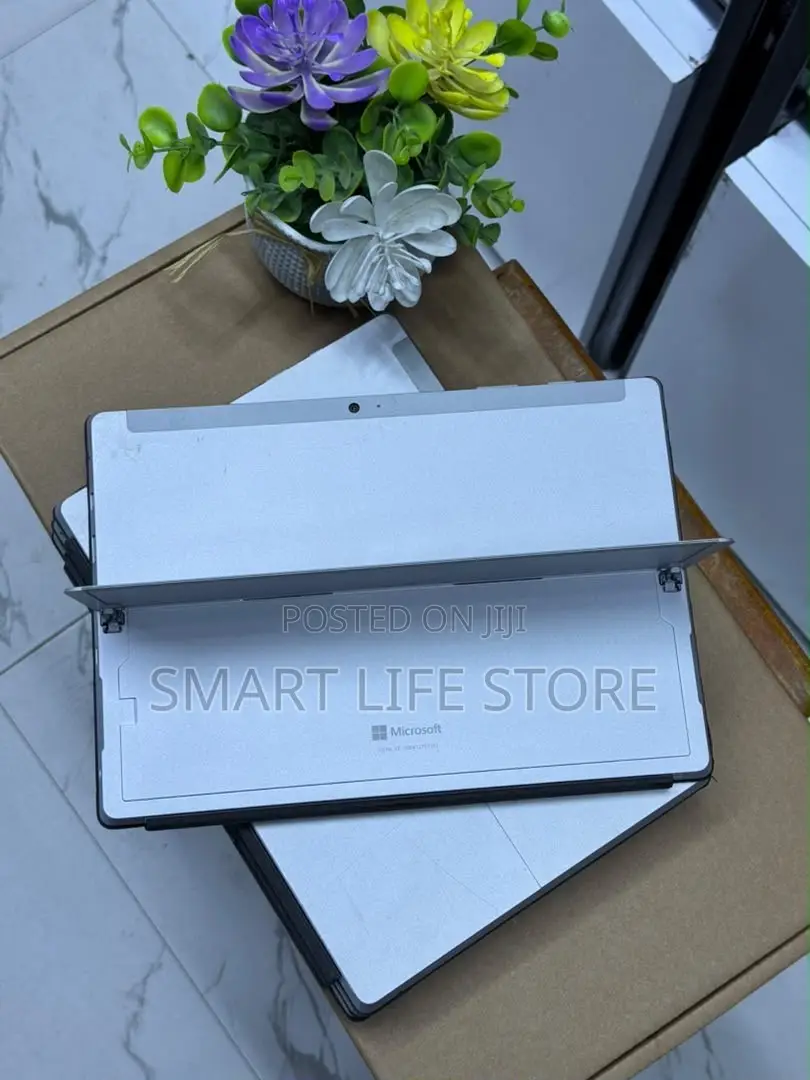 New Laptop Microsoft Surface Laptop 3 4GB Intel Core i3 SSD 128GB