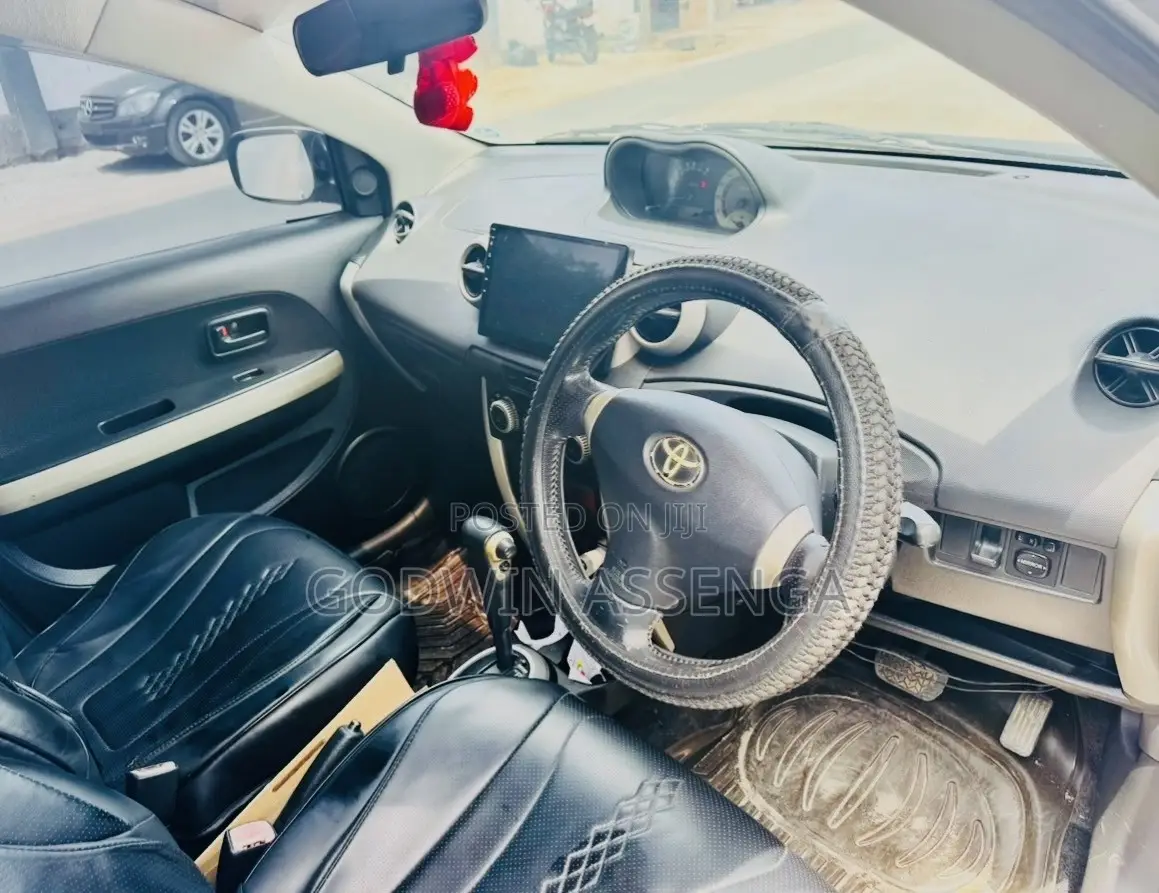 Toyota IST 2006 Silver